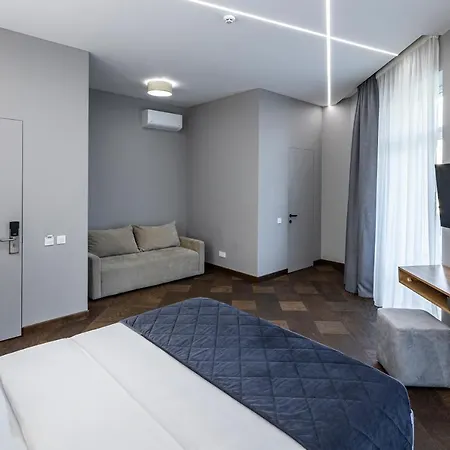 Otaman Hotel 4*
